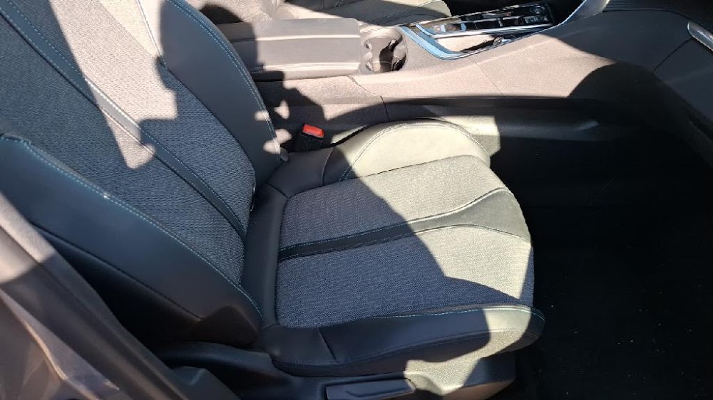 Foto Peugeot 3008 Hybrid 12