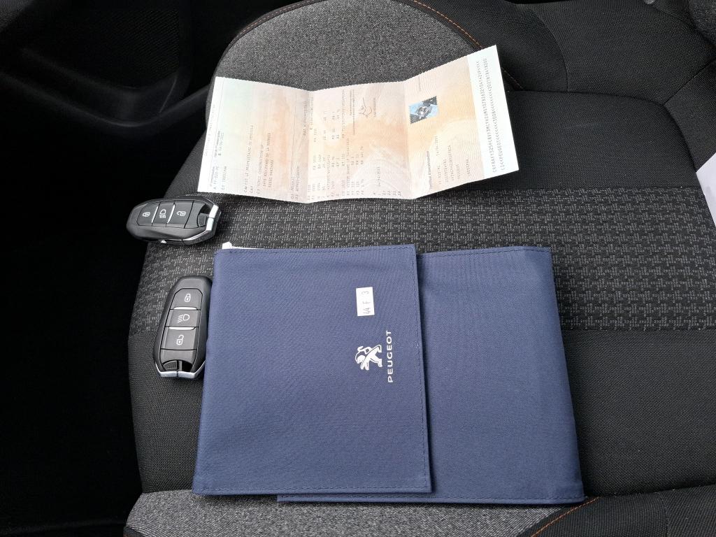 Peugeot 3008 BlueHDi 130ch S&S EAT8 Active Business 2021