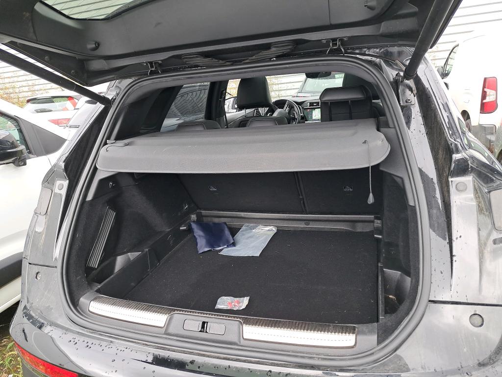 DS DS7 Crossback BlueHDi 130 EAT8 Performance Line+ 2022
