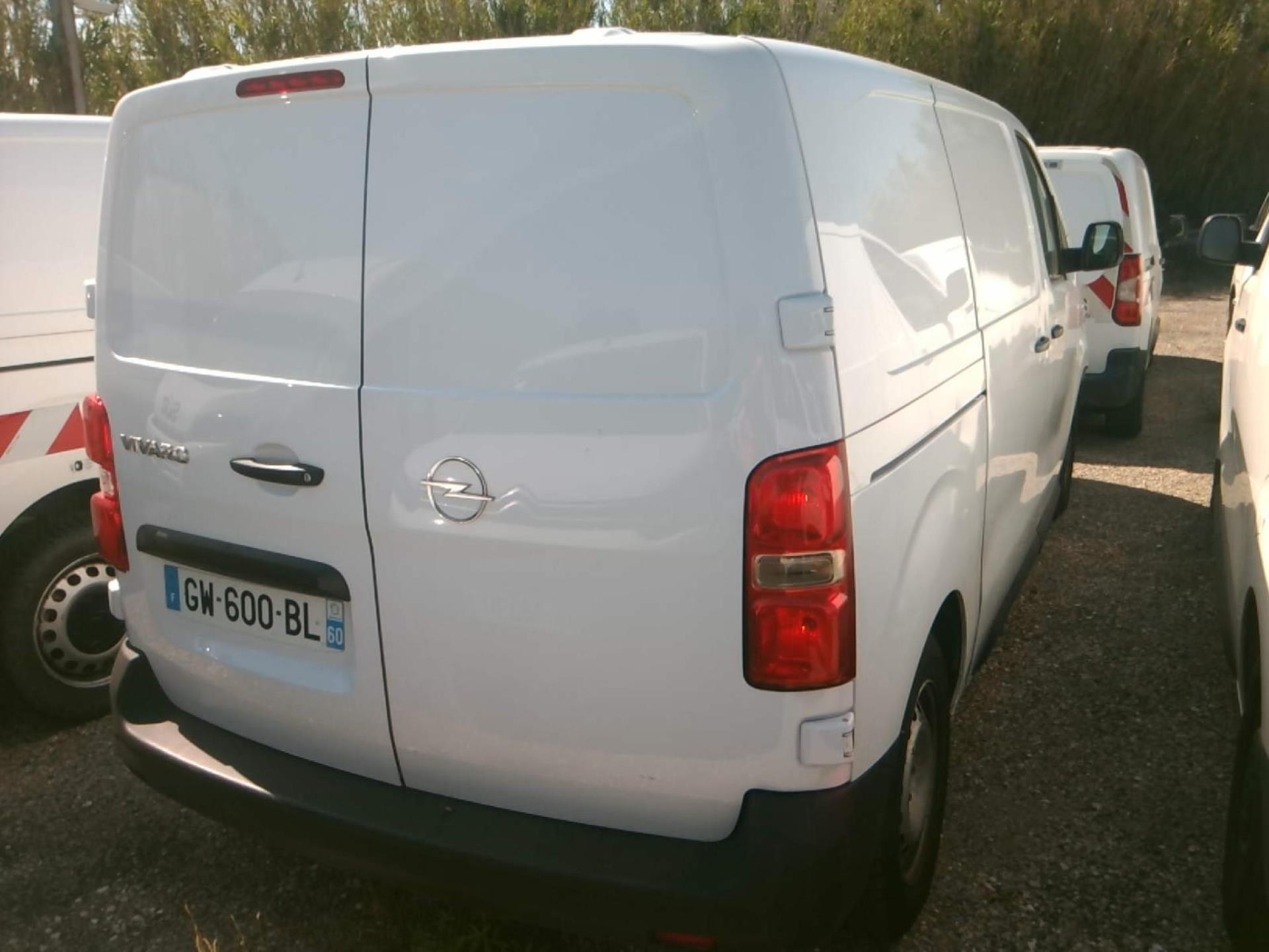 Opel VIVARO FGN TAILLE M BLUEHDI 145 BVM6 2024