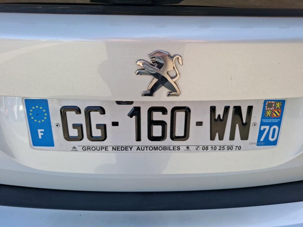 Peugeot 2008 PureTech 130 S&S EAT8 GT 2022