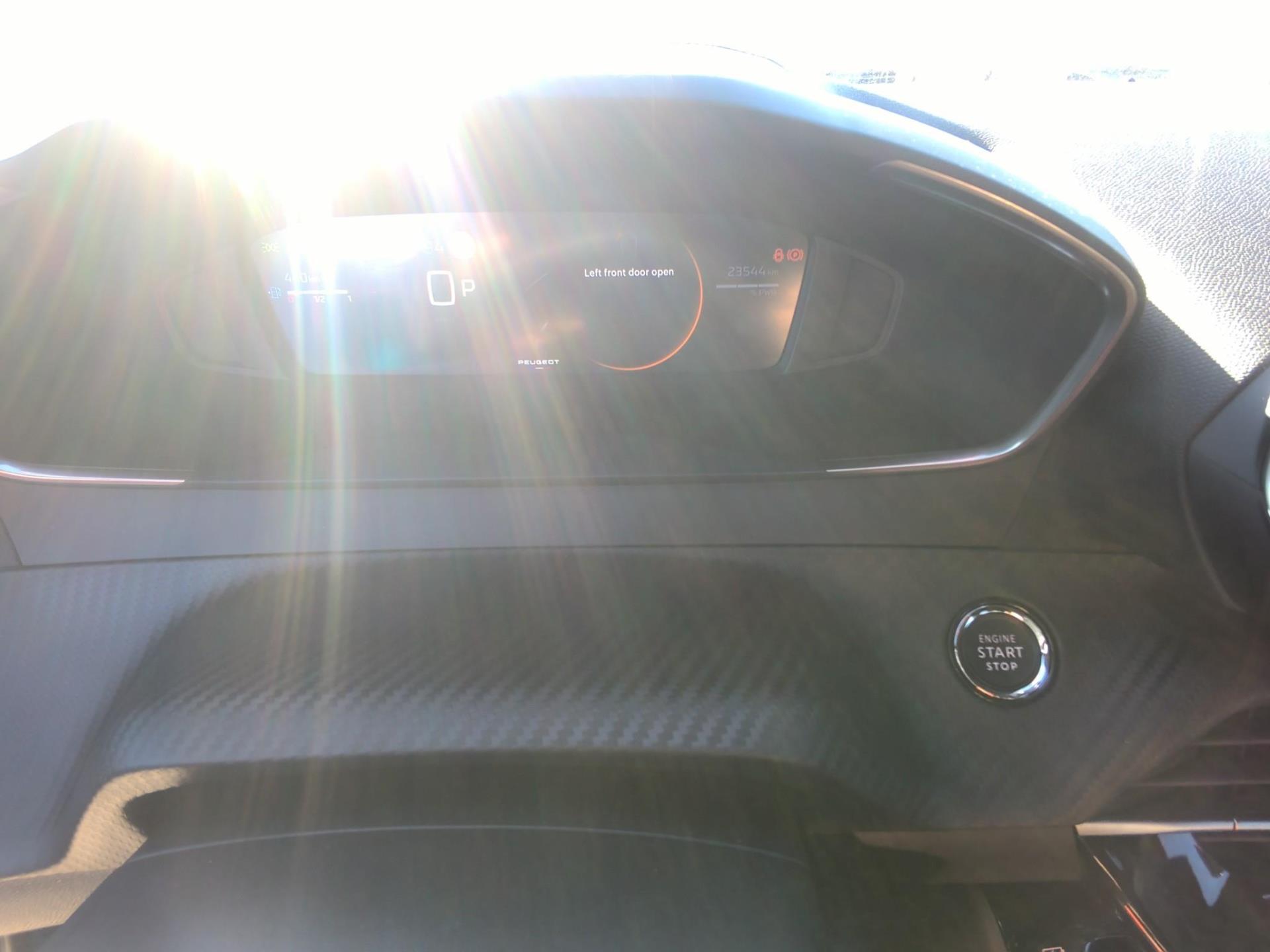 Peugeot 2008 Hybrid 145 ch e-DCS6 Allure 2026