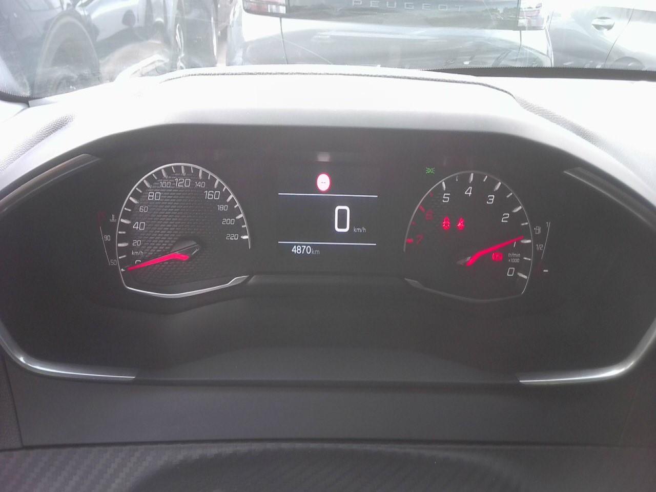 Foto Peugeot 208 5