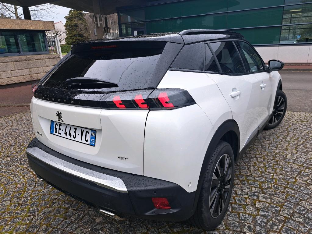 Peugeot 2008 PureTech 130 S&S EAT8 GT Pack 2022