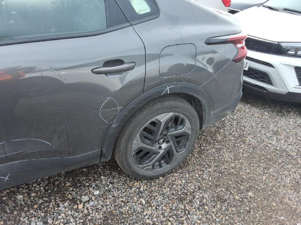 Foto Citroën C4 X 10