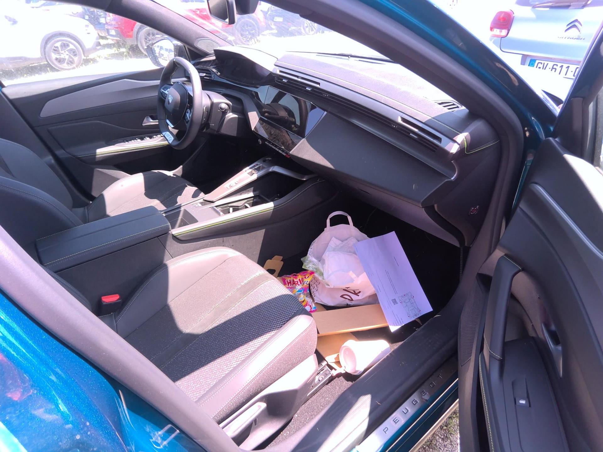 Peugeot 408 Hybrid 136 e-DCS6 GT 2025