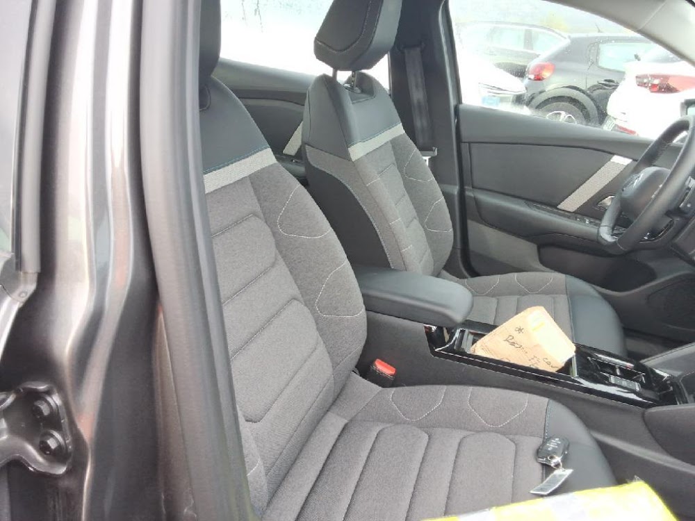 Foto Citroën C4 X 27