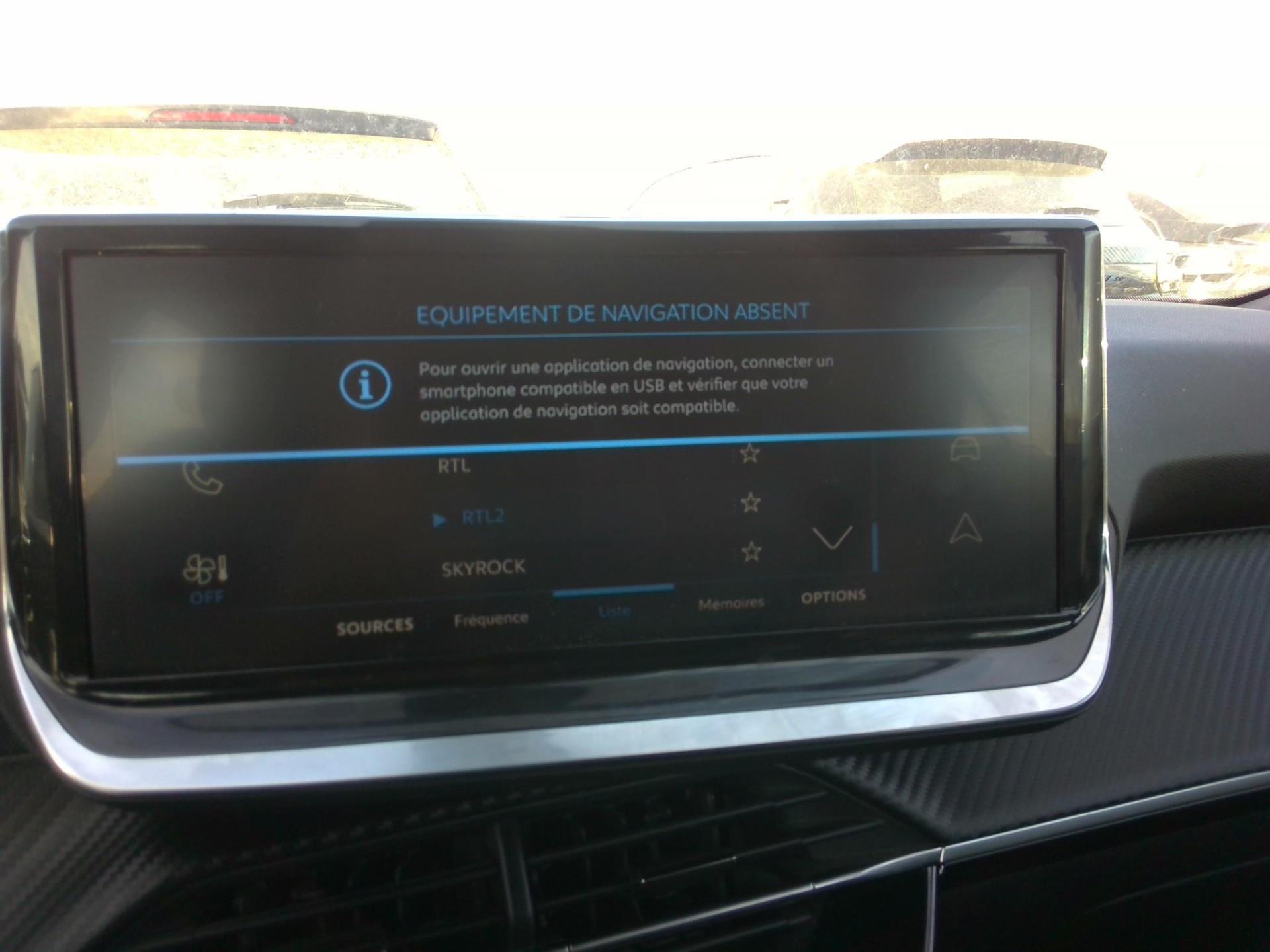 Peugeot 2008 Hybrid 136 e-DCS6 Style 2025