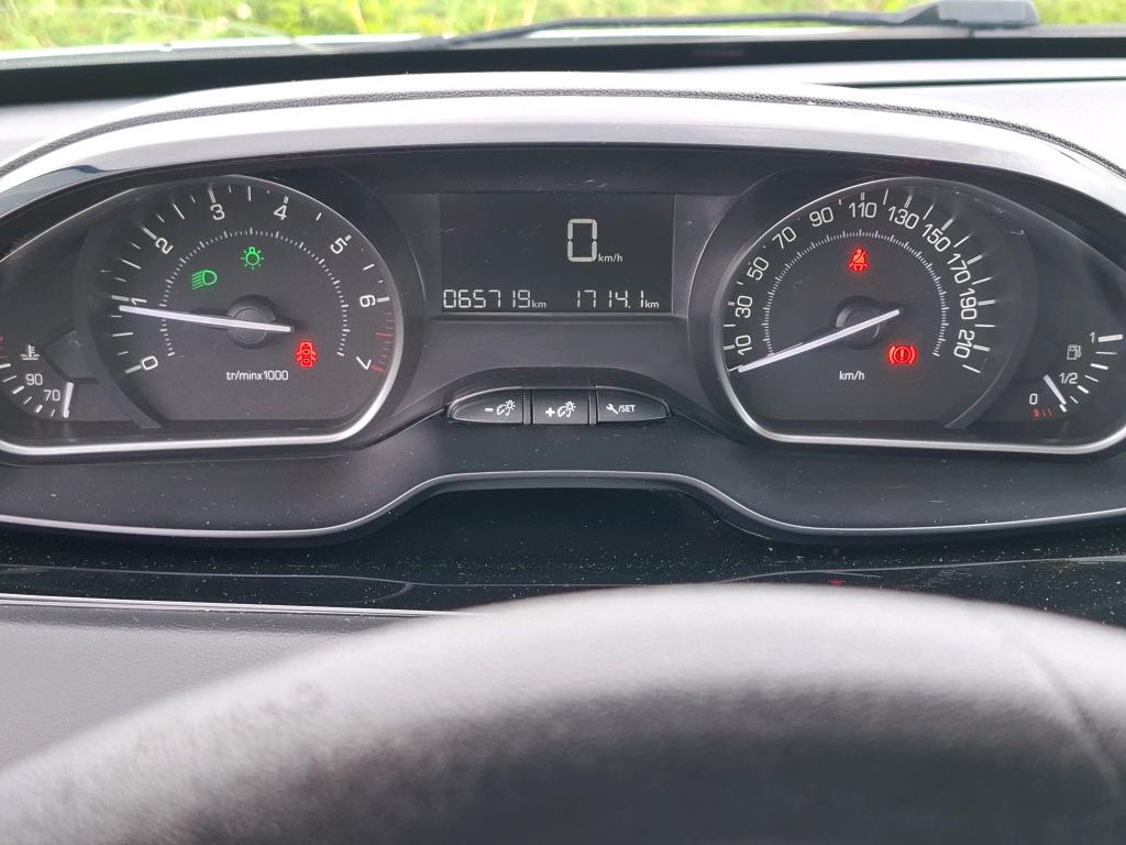 Peugeot 208 AFFAIRE PURETECH 82 S&S BVM5 PREMIUM PACK 2019