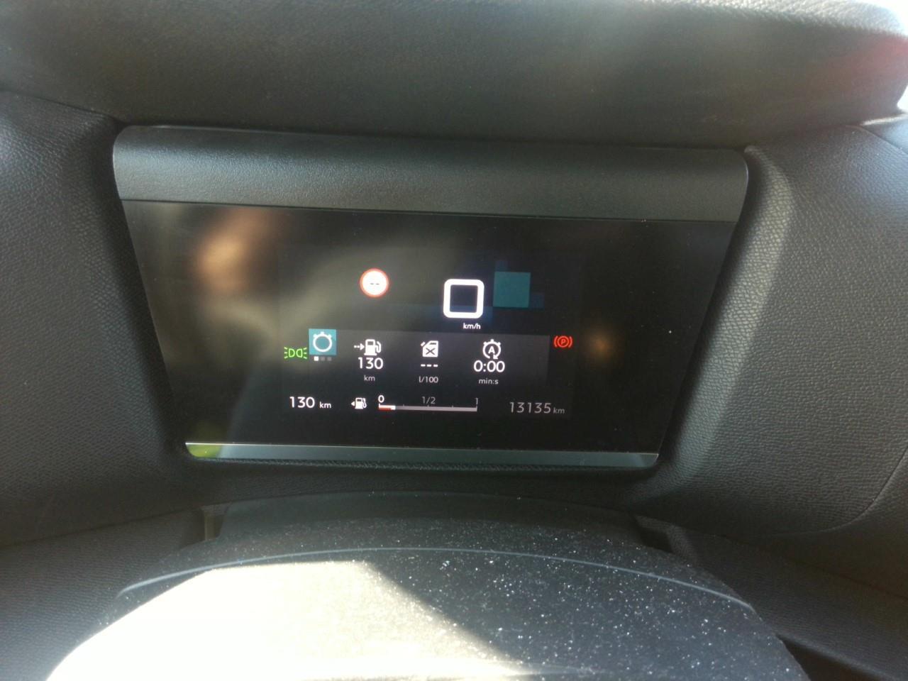 Foto Citroën C4 X 11