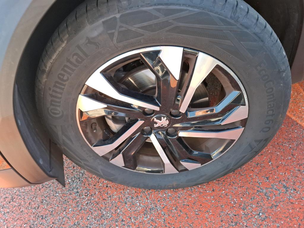 Peugeot 2008 BlueHDi 130 S&S EAT8 Allure Pack 2022