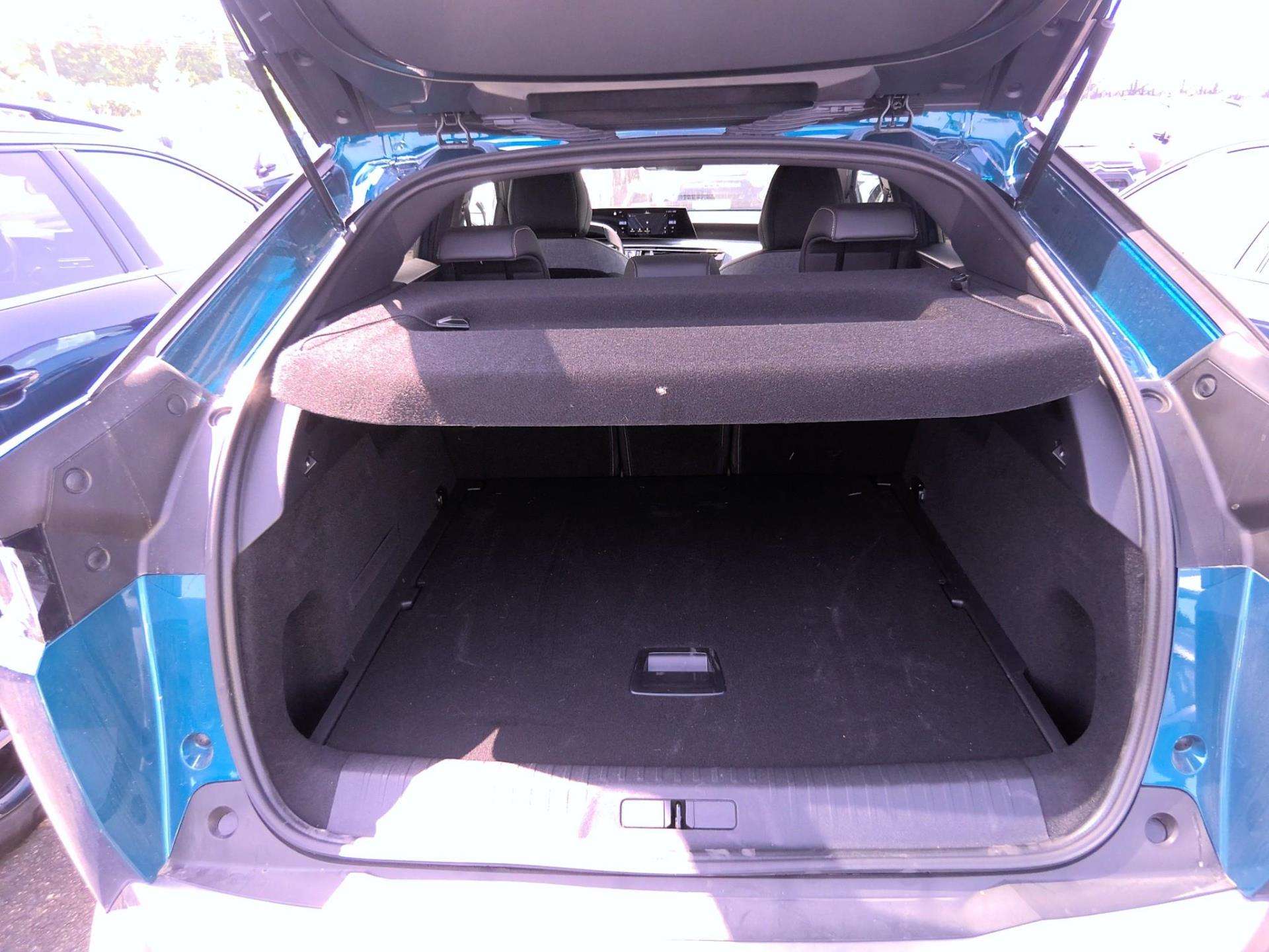 Peugeot 3008 Hybrid 145 e-DCS6 Allure 2025