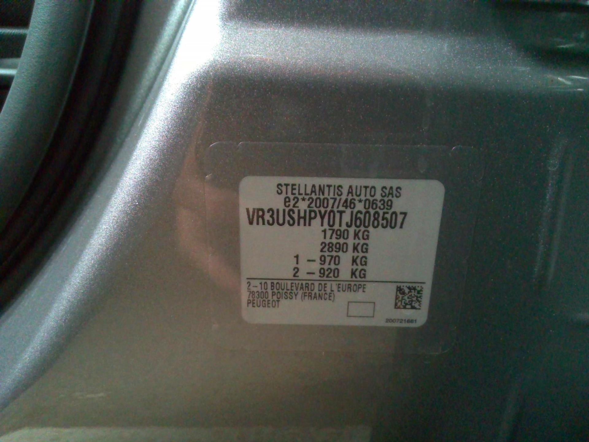 Peugeot 2008 Hybrid 145 ch e-DCS6 Allure 2026
