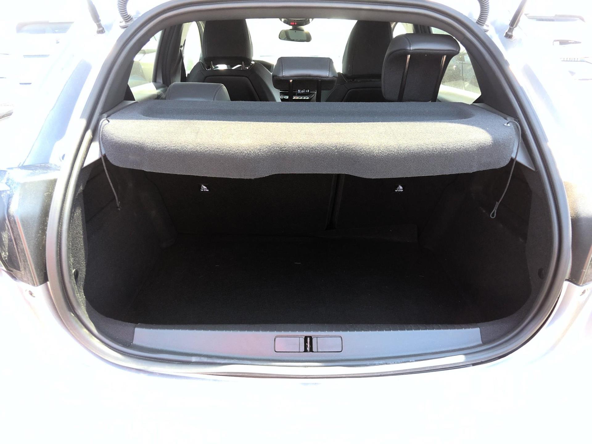 Peugeot 208 Hybrid 100 e-DCS6 GT 2025