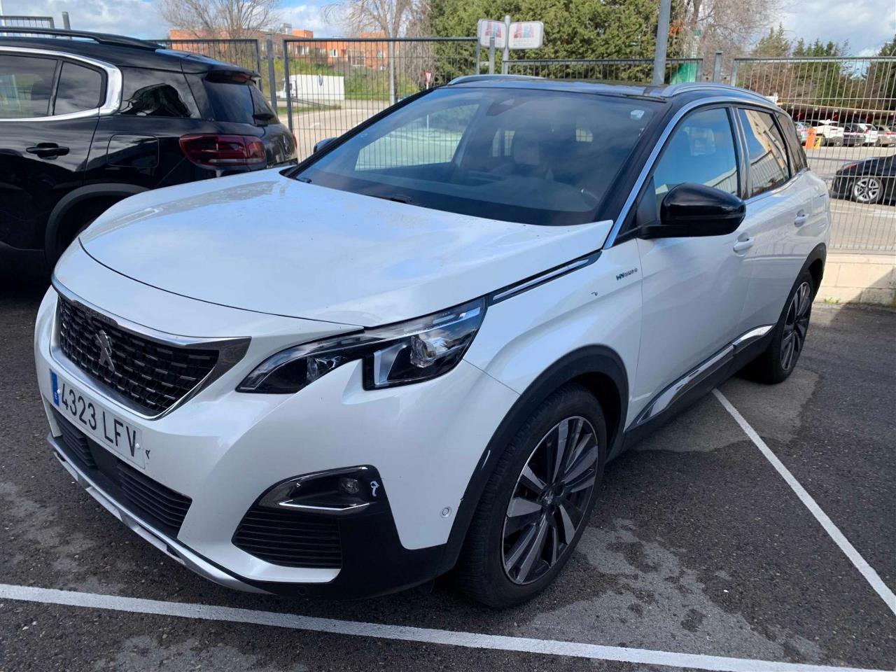 Foto Peugeot 3008 Hybrid 4