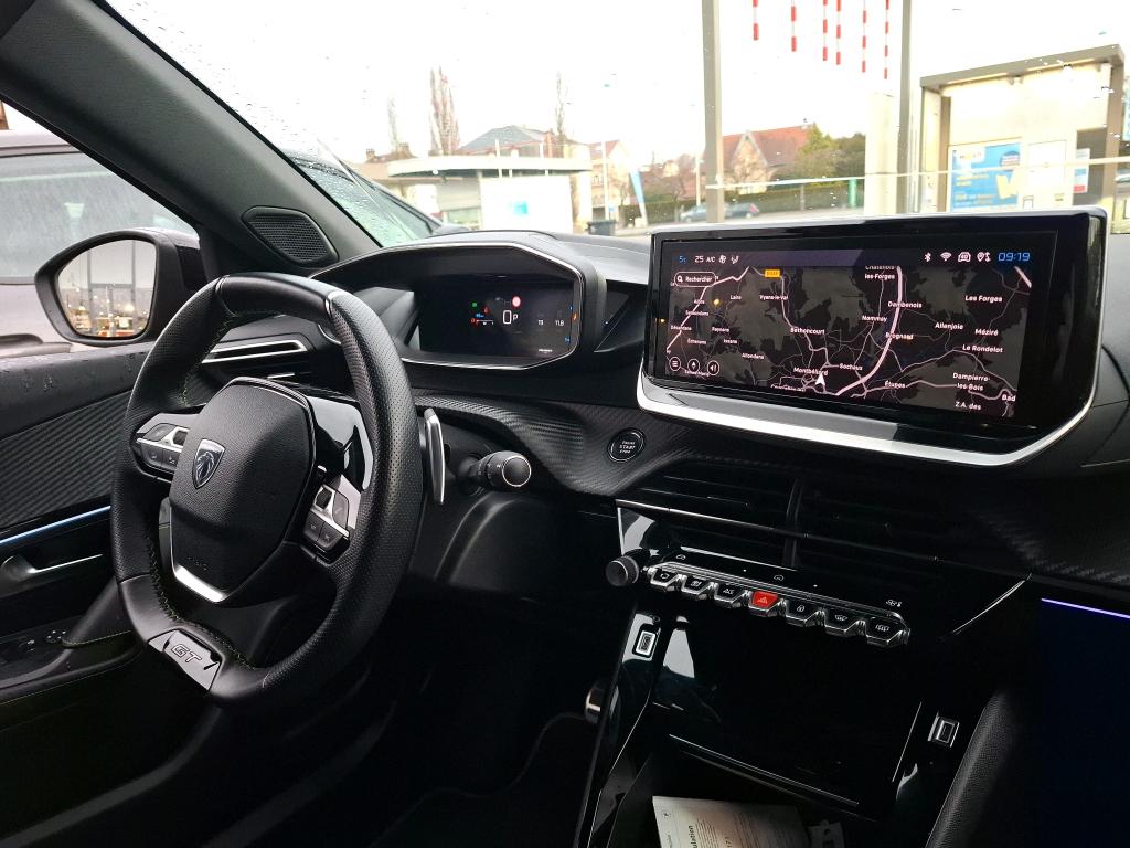 Peugeot 2008 PureTech 130 S&S EAT8 GT 2024