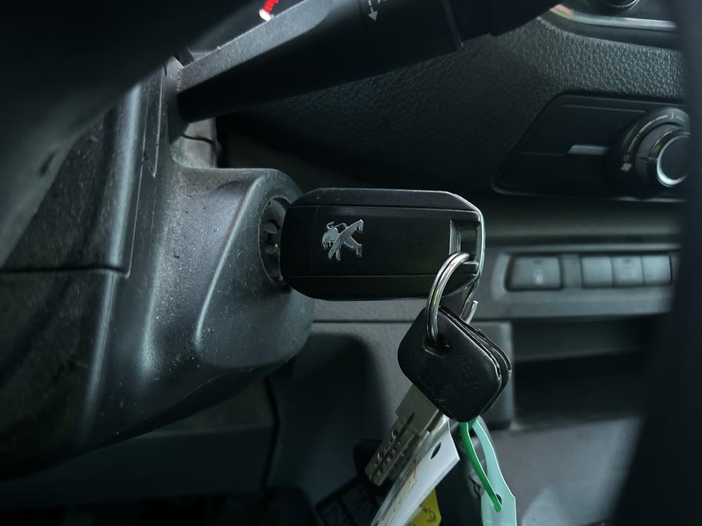 Peugeot EXPERT FGN TOLE STANDARD 1.5 BLUEHDI 120 S&S BVM6 ASPHALT 2020