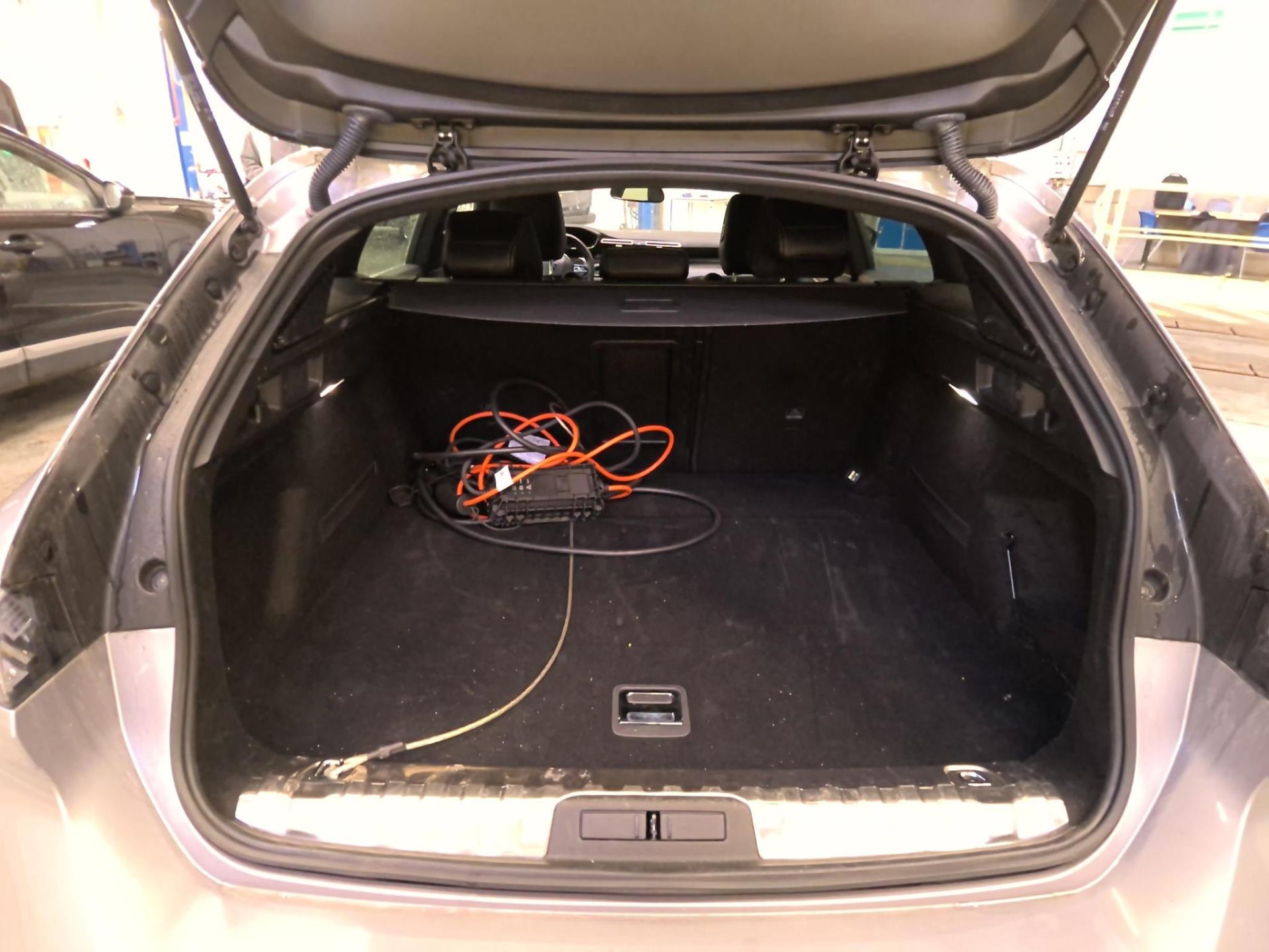 Peugeot 508 SW Hybrid 180 e-EAT8 Allure 2025