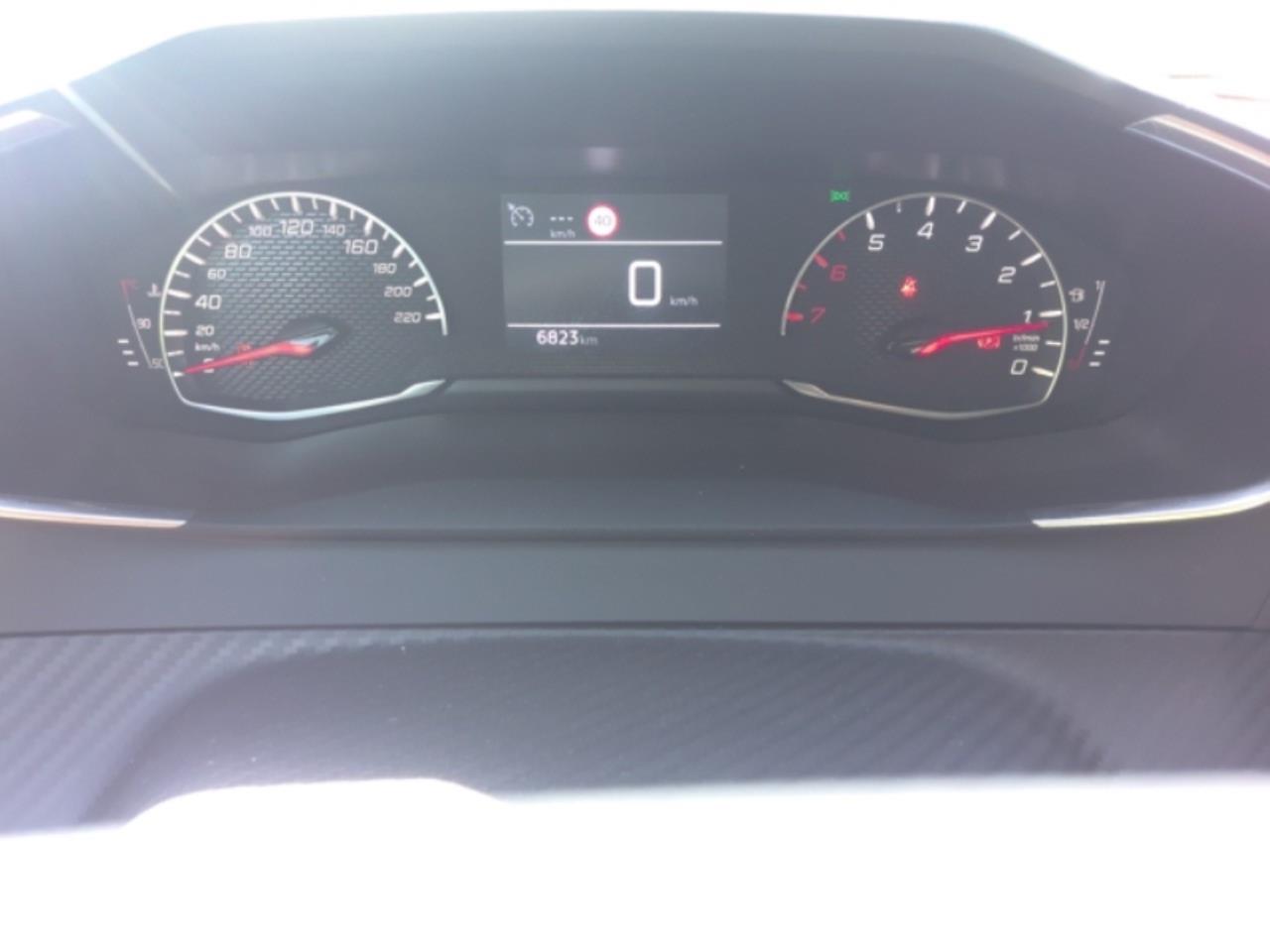 Foto Peugeot 208 6