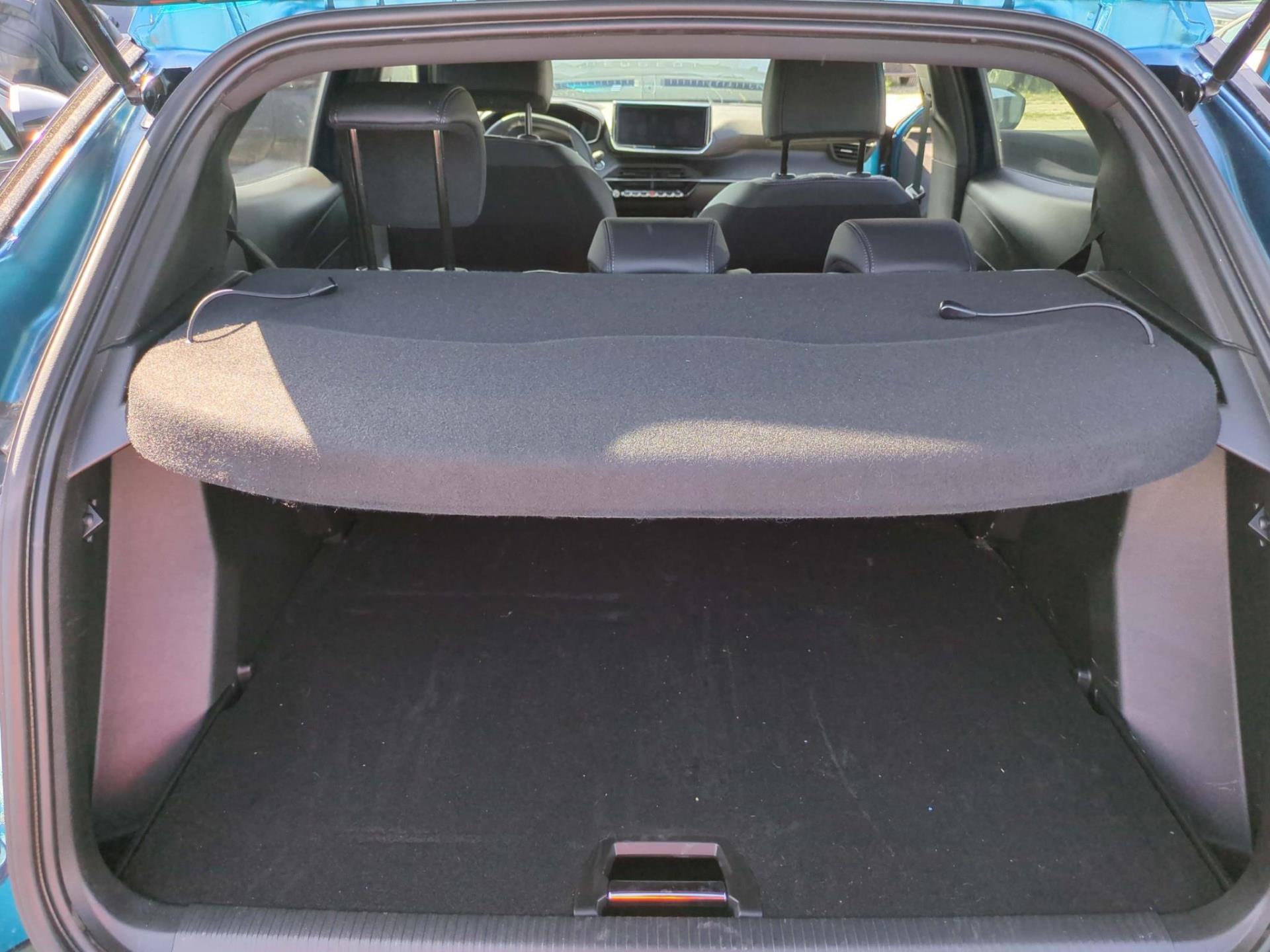 Peugeot 2008 Hybrid 145 e-DCS6 Allure 2025