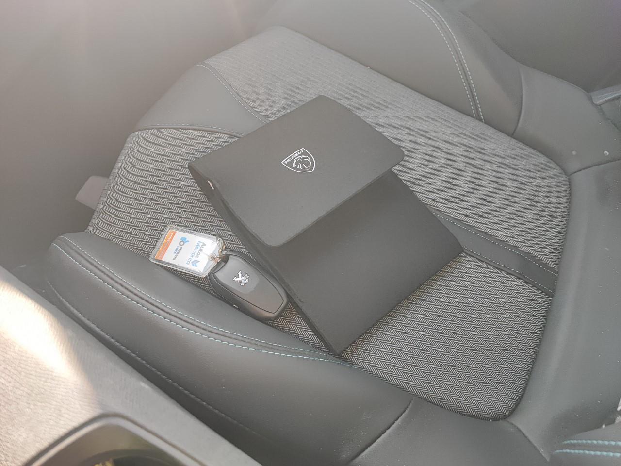 Foto Peugeot 3008 Plug-in Hybrid 8