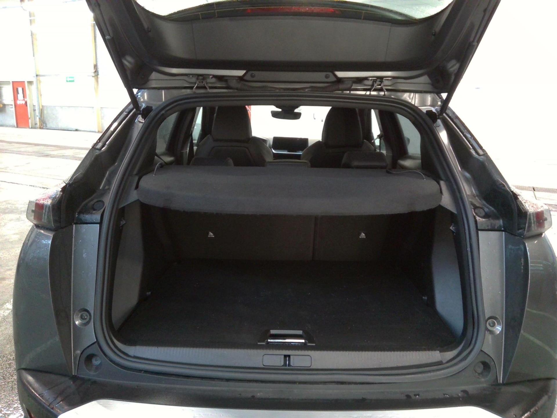 Peugeot 2008 BlueHDi 130 S&S EAT8 GT 2022