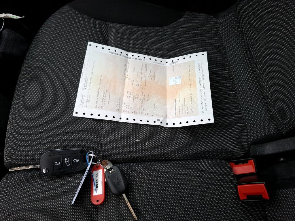 Peugeot PARTNER FOURGON STANDARD 650 KG BLUEHDI 130 S&S EAT8 ASPHALT 2021