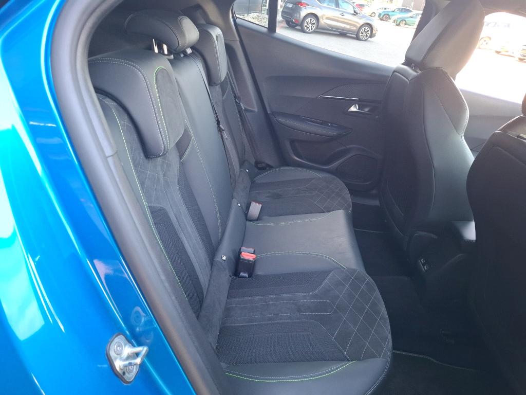 Peugeot 2008 BlueHDi 130 S&S EAT8 GT Pack 2022