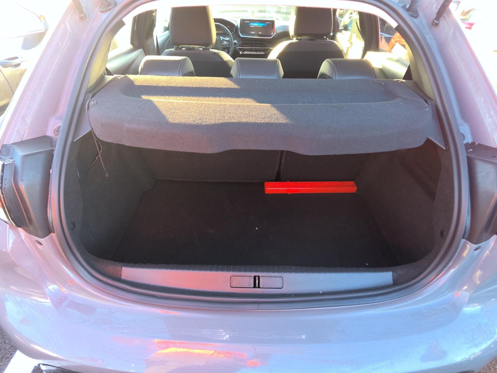 Peugeot 208 Hybrid 100 e-DCS6 Allure 2024