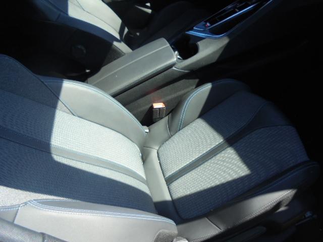 Foto Peugeot 3008 Hybrid 16