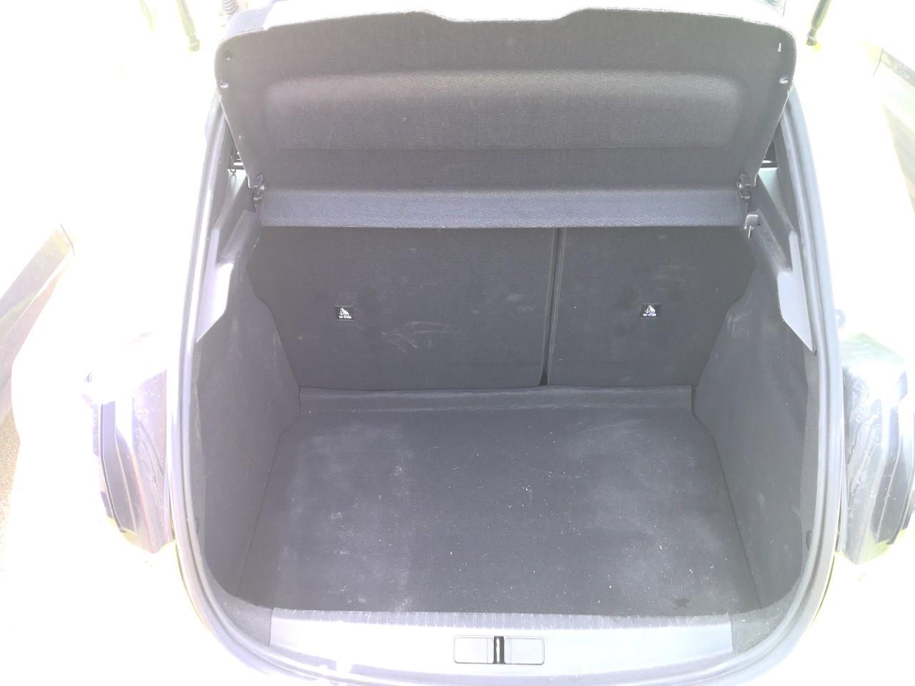 Foto Peugeot 208 13