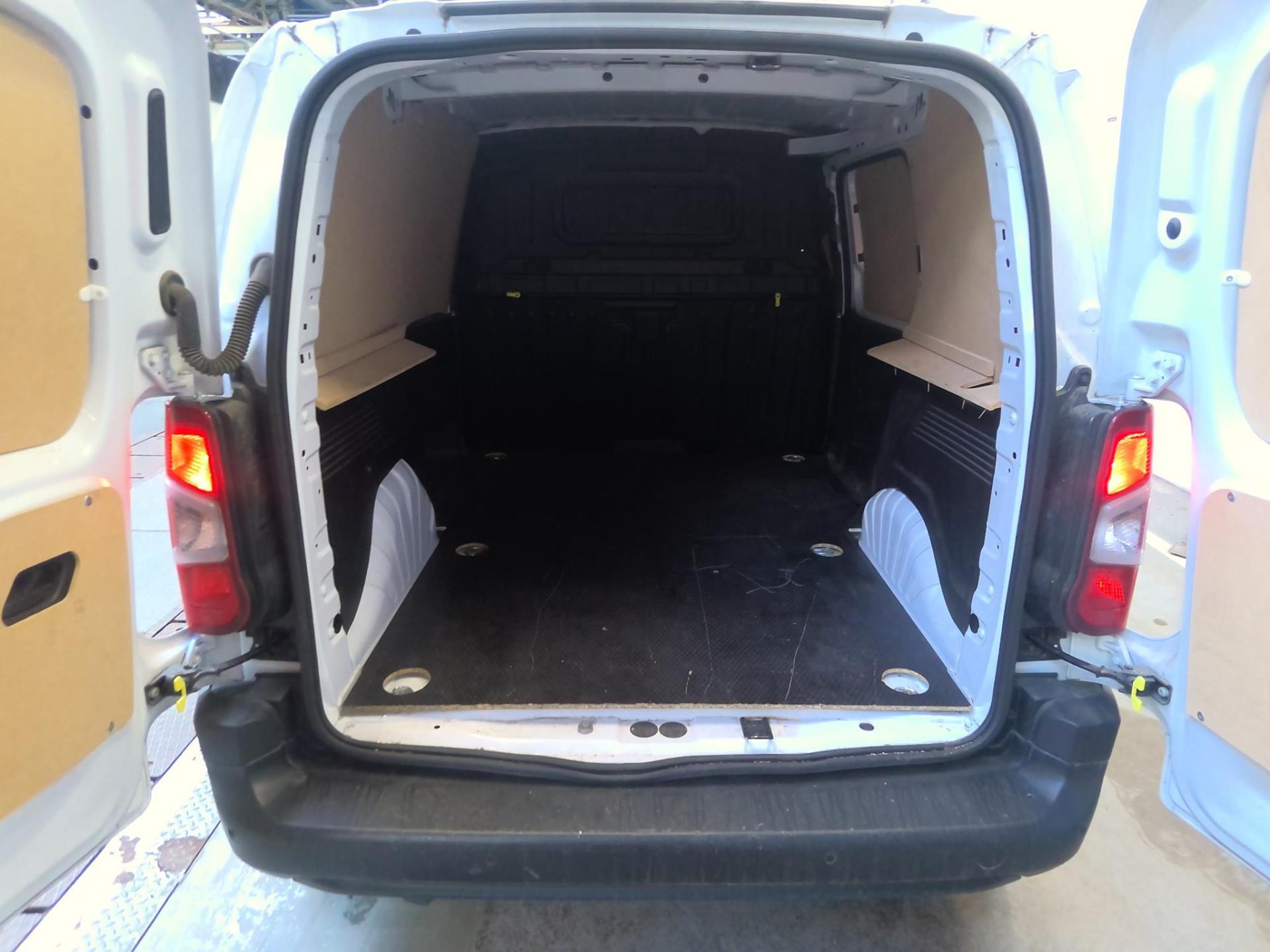 Peugeot PARTNER FOURGON M 1000 KG BLUEHDI 130 S&S EAT8 2024