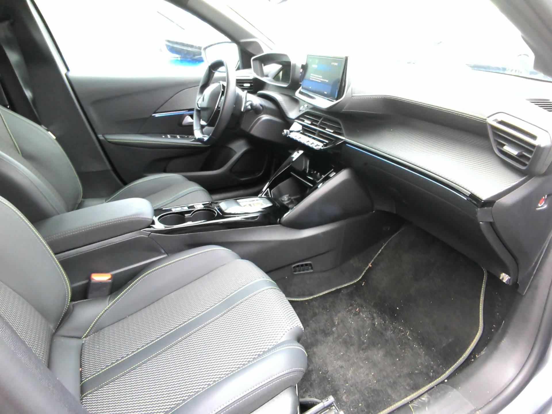 Peugeot 208 Hybrid 110 e-DCS6 GT 2025