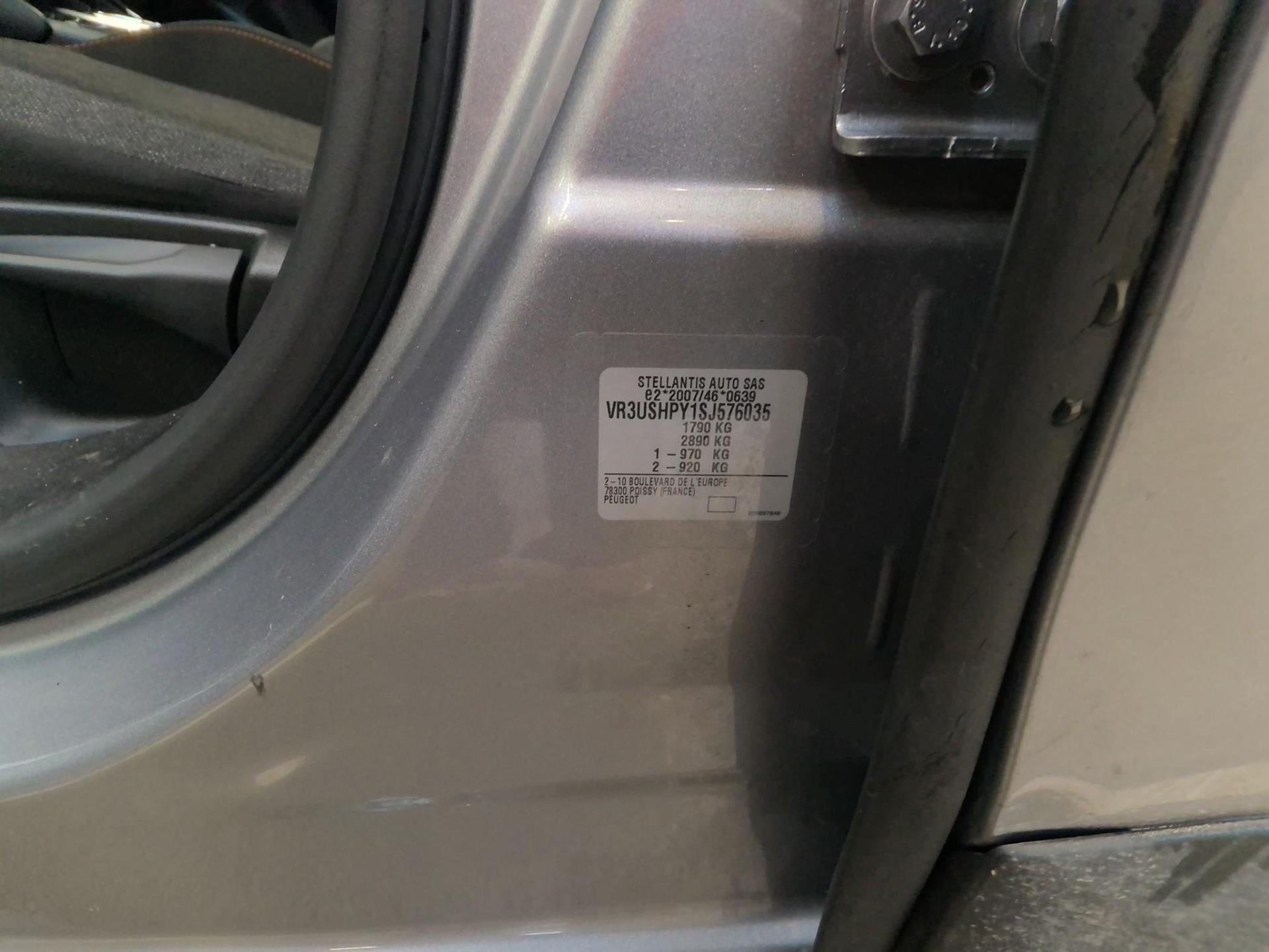 Peugeot 2008 Hybrid 136 e-DCS6 Style 2025