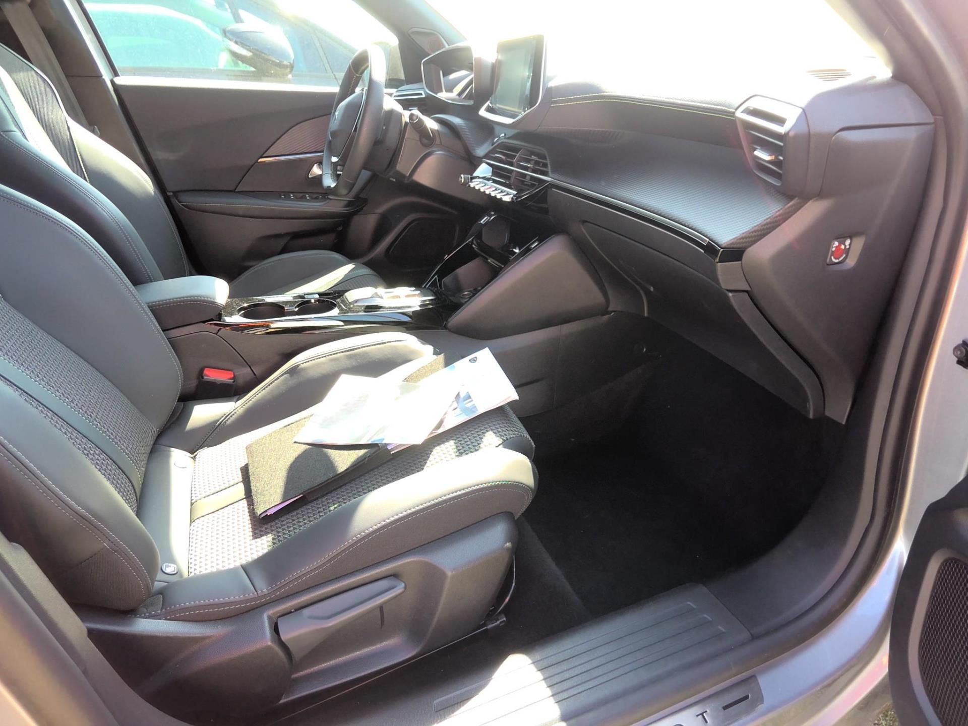 Peugeot 2008 Electrique 136 ch GT 2023