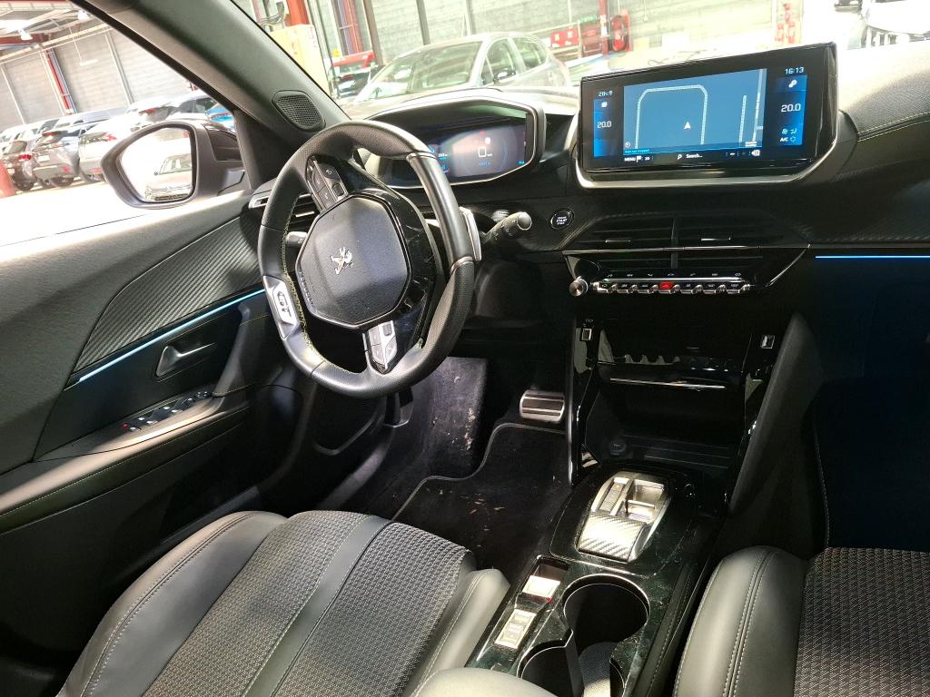 Peugeot 2008 PureTech 130 S&S EAT8 GT 2022