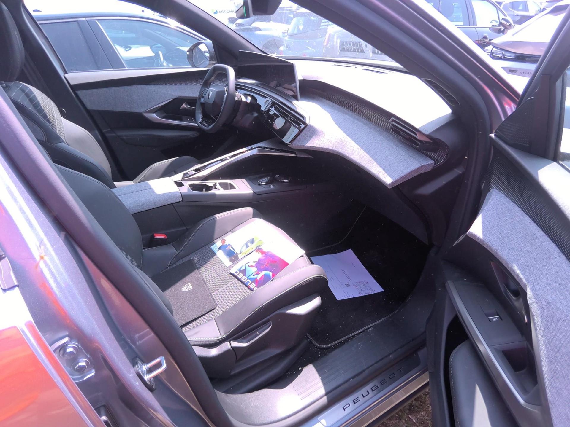 Peugeot 3008 Hybrid 136 e-DCS6 GT 2025