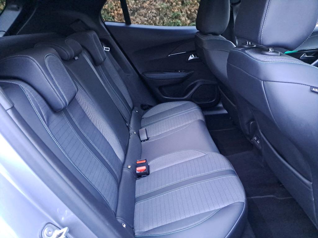 Peugeot 2008 BlueHDi 130 S&S EAT8 Allure Business 2021