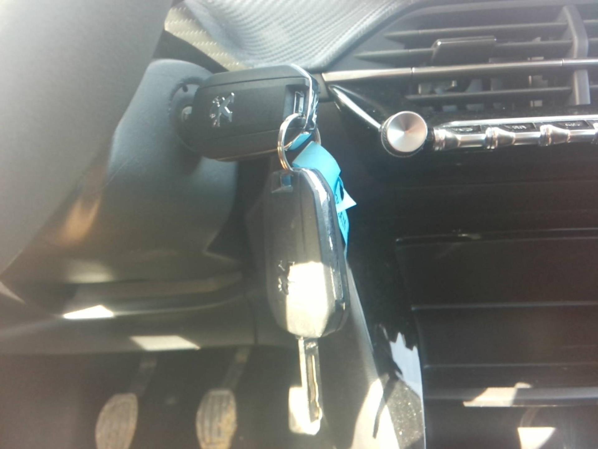 Peugeot 208 PureTech 100 S&S BVM6 Style 2023