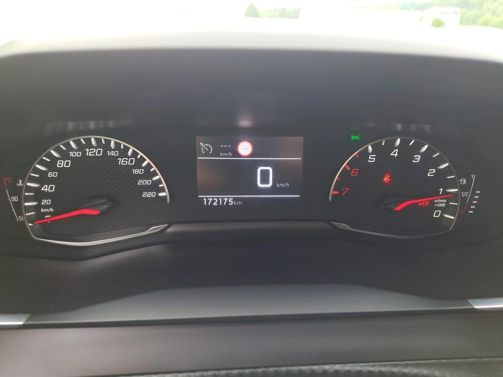 Peugeot 2008 BlueHDi 110 S&S BVM6 Active Business 2021