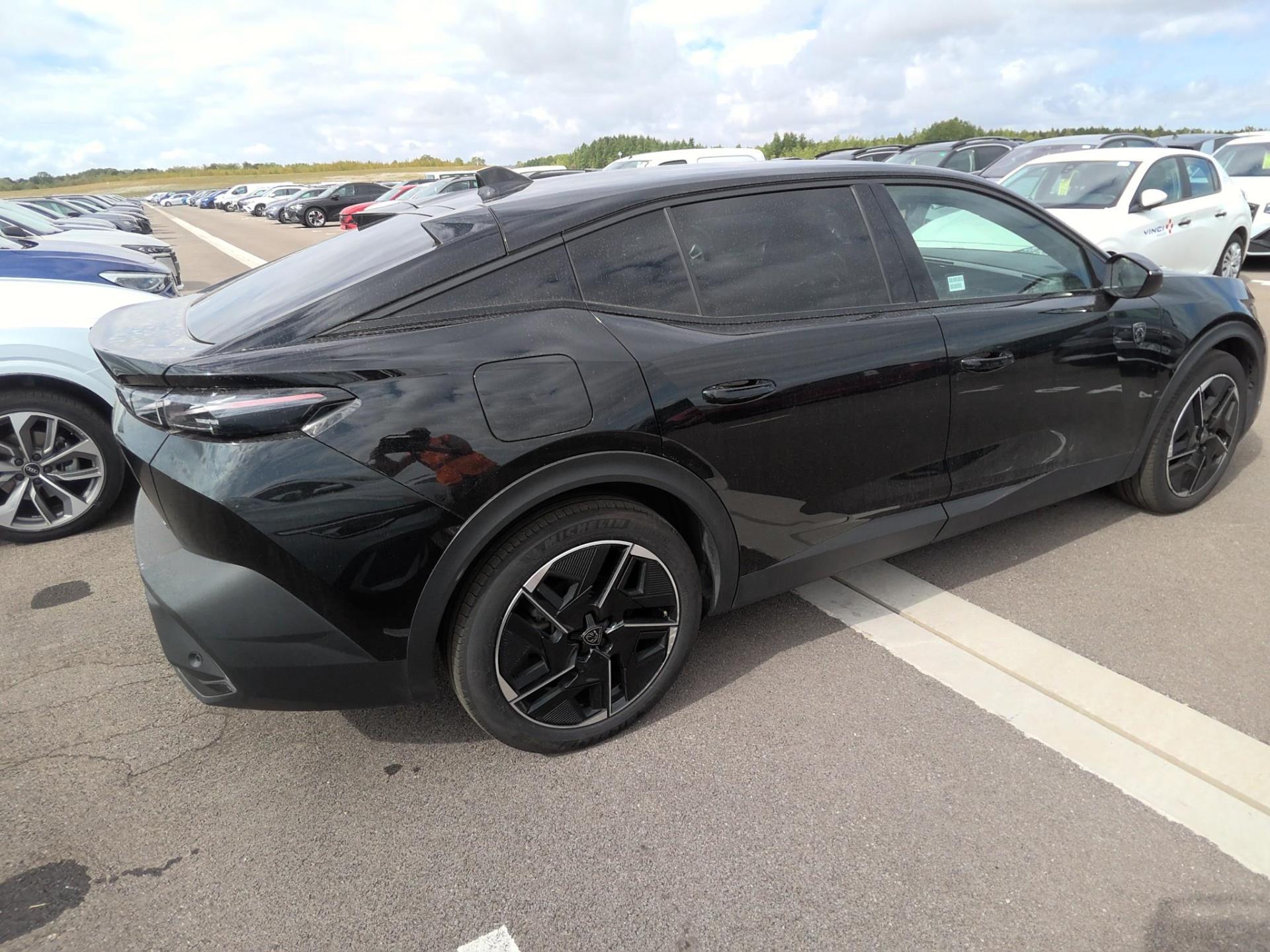 Peugeot 408 Hybrid 145 e-DCS6 GT 2025