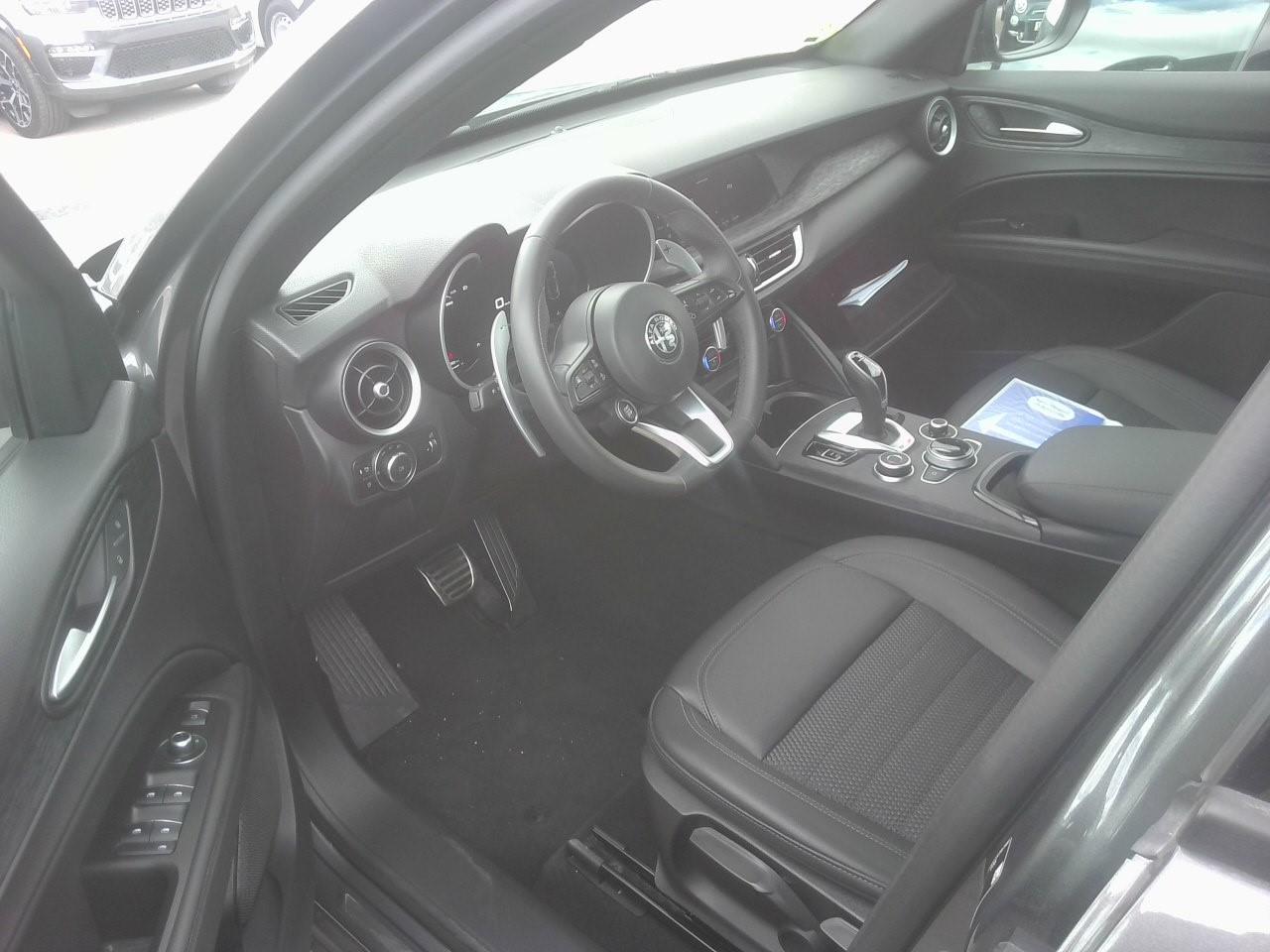Foto Alfa Romeo Stelvio 4