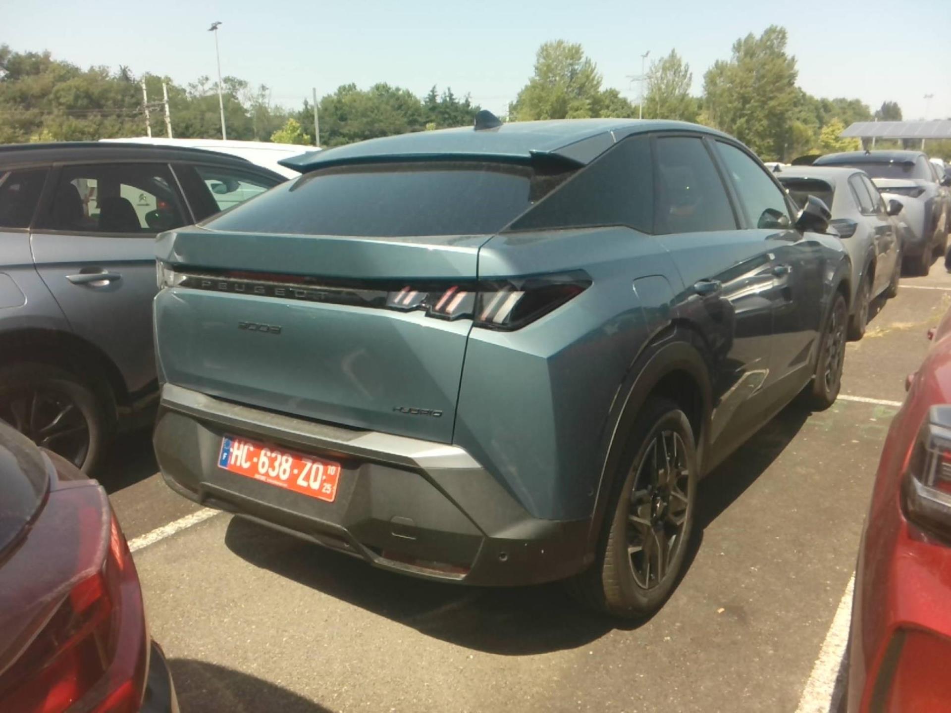 Peugeot 3008 Hybrid 145 e-DCS6 Allure 2025