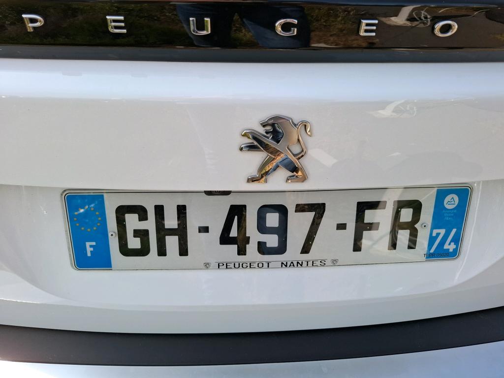 Peugeot 2008 BlueHDi 130 S&S EAT8 Allure Pack 2022