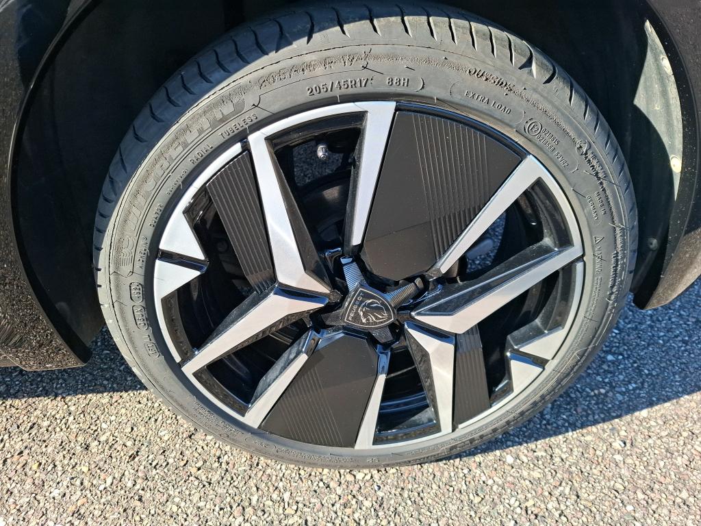 Peugeot 208 Hybrid 136 e-DCS6 GT 2025