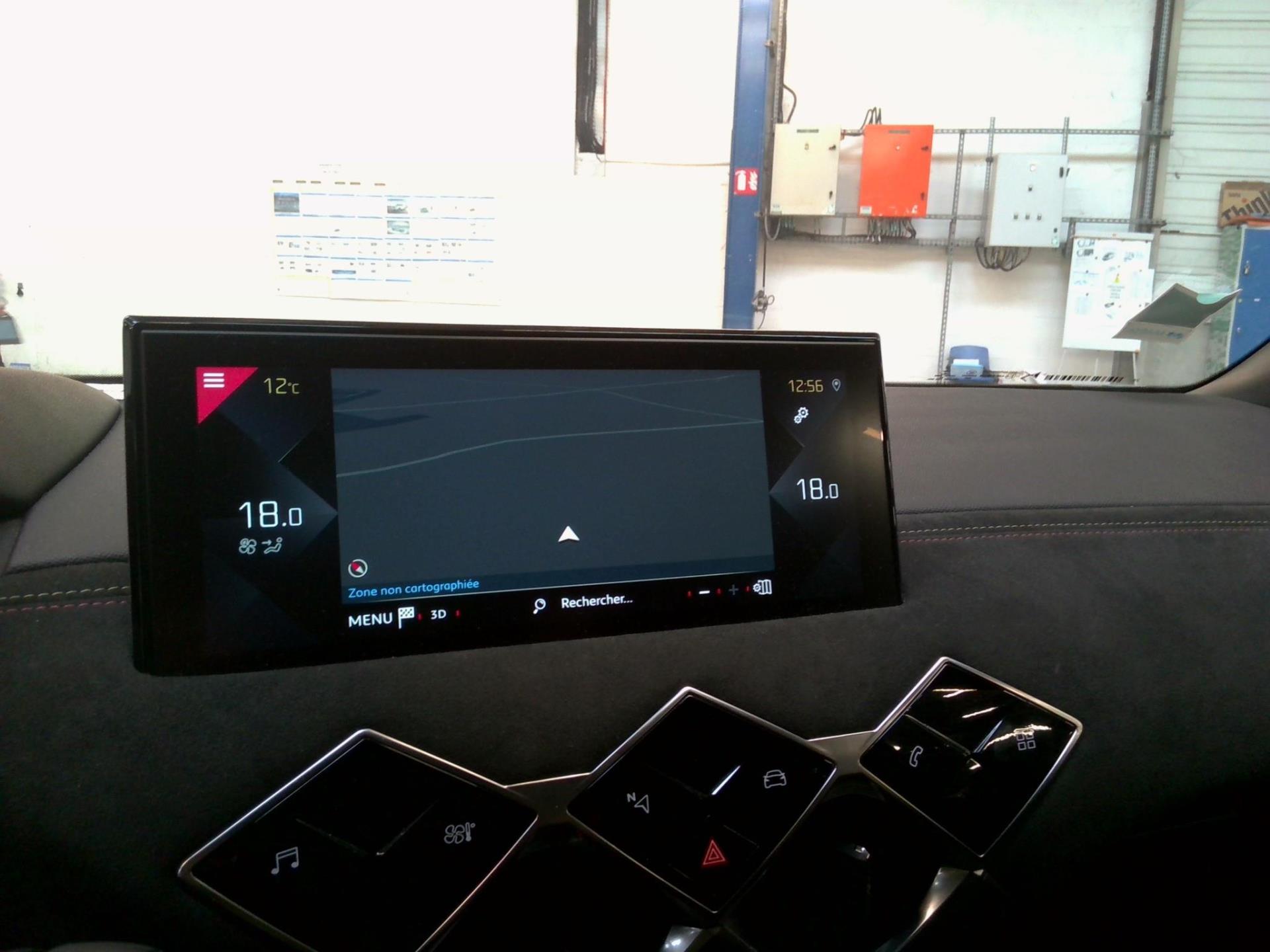 DS DS3 Crossback BlueHDi 130 EAT8 Performance Line+ 2022