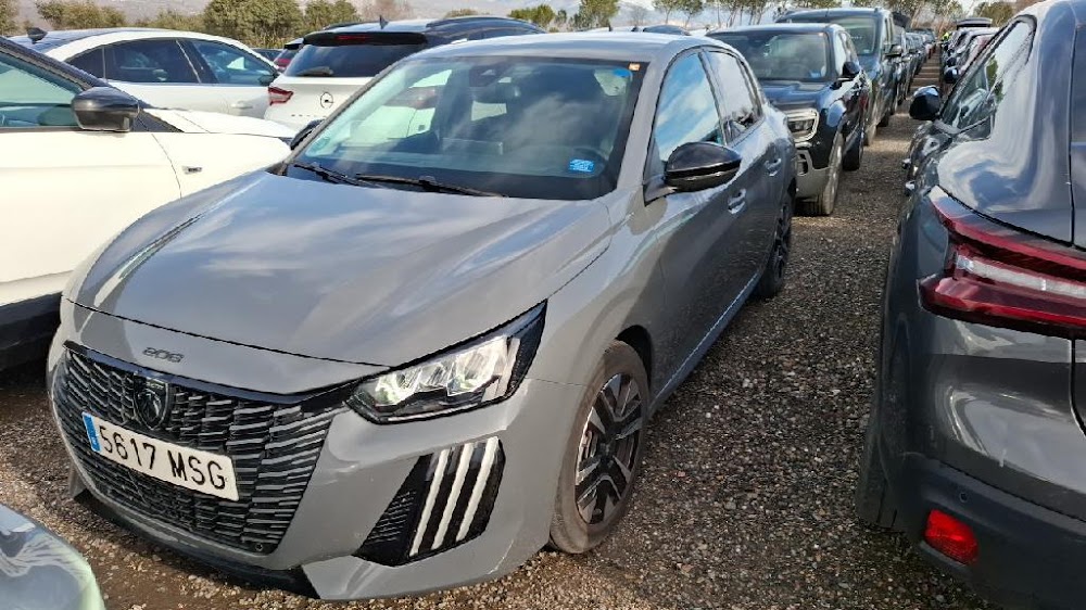 Foto Peugeot 208 4