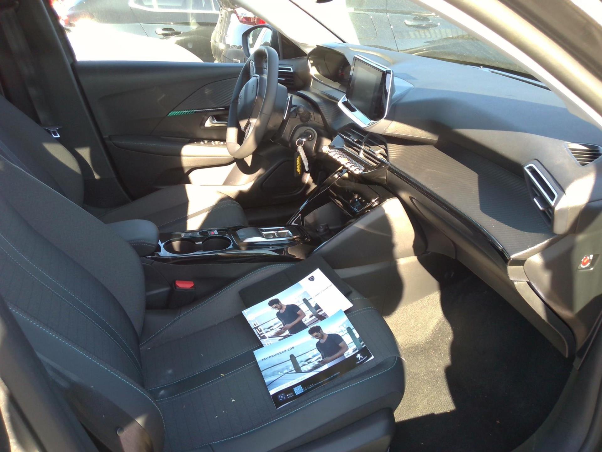 Peugeot 208 PureTech 100 S&S EAT8 Allure 2023