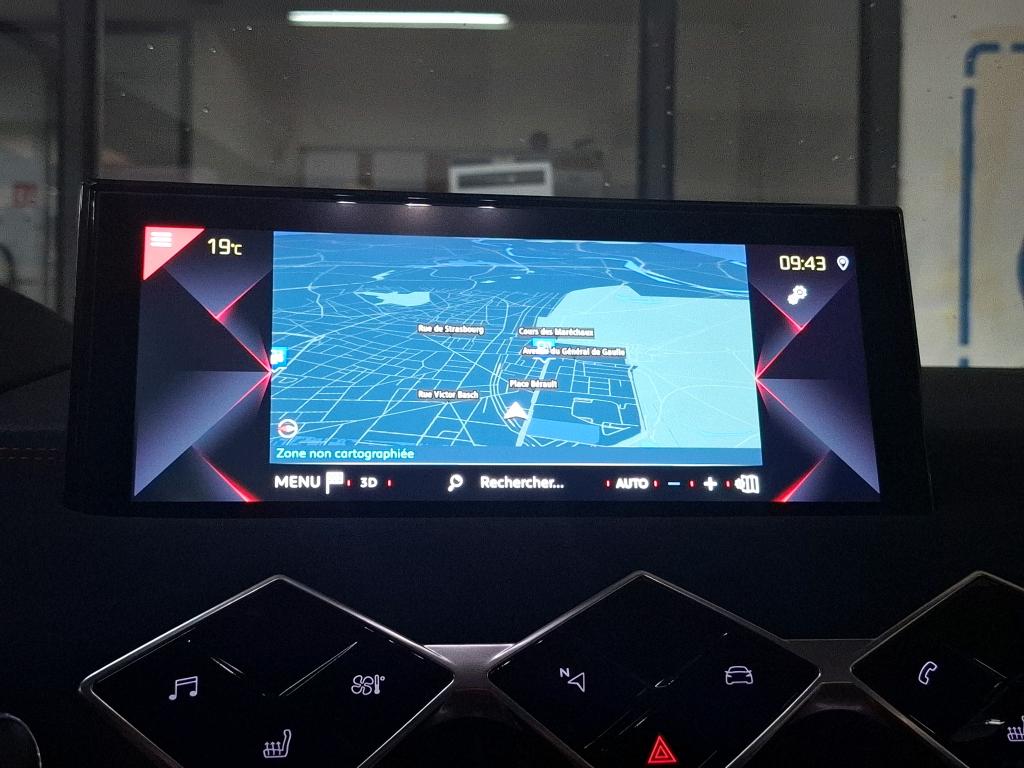 DS DS3 Crossback PureTech 130 EAT8 Ines de la Fressange Paris 2021