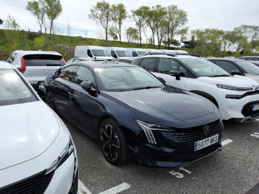 Foto Peugeot 508 Hybrid 8